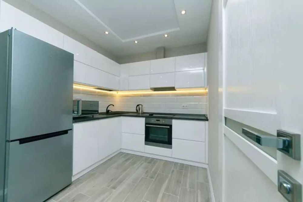 Двухкомнатная свежая квартира в районе ТРЦ Мега и Атакента в свежем ЖК