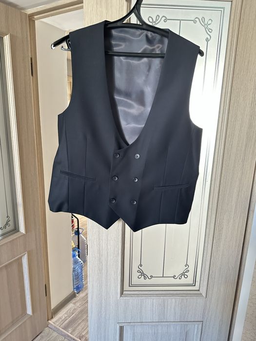 Костюм черный 54 р.