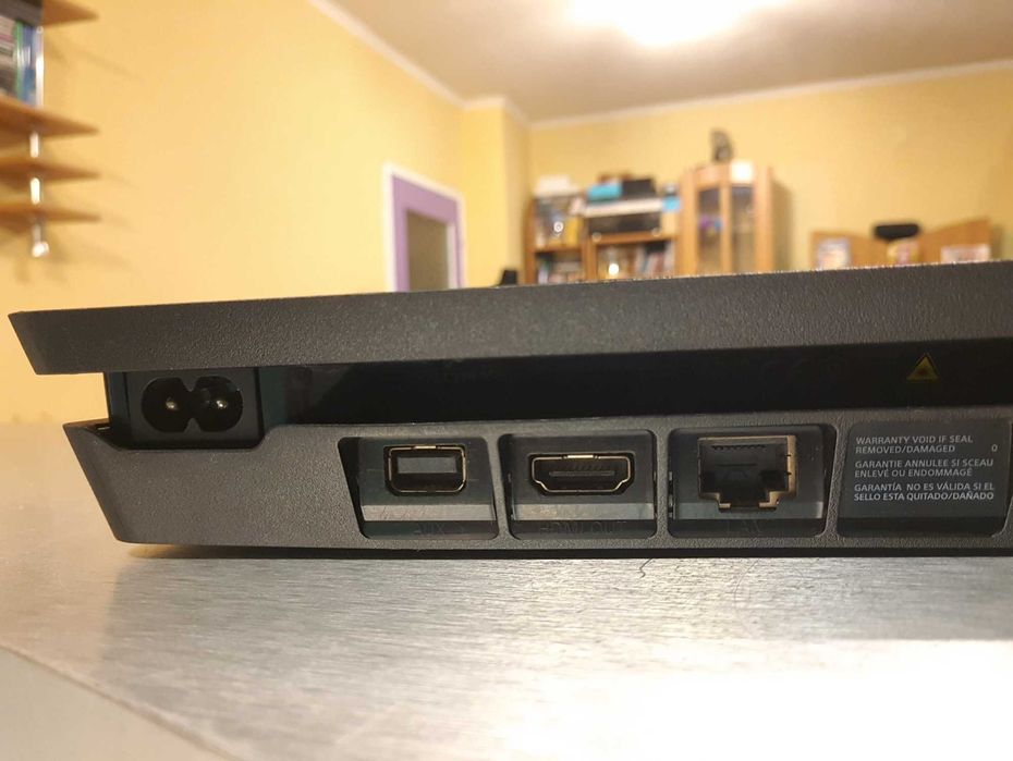 Sony PlayStation 4 Slim SPIDERMAN Edition Плейстейшън PS4 нов джойстик