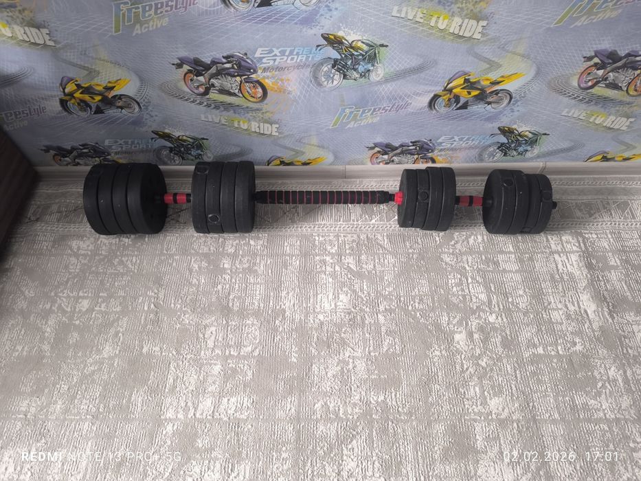 Продам  две гантели