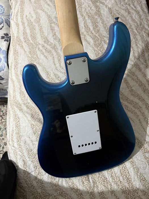 Продам электрогитару