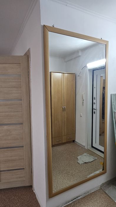 Продам зеркало для прихожей.
