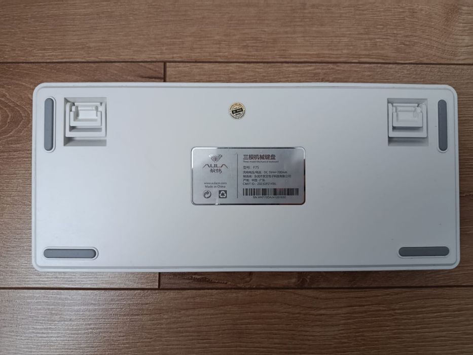 Продам клавиатуру