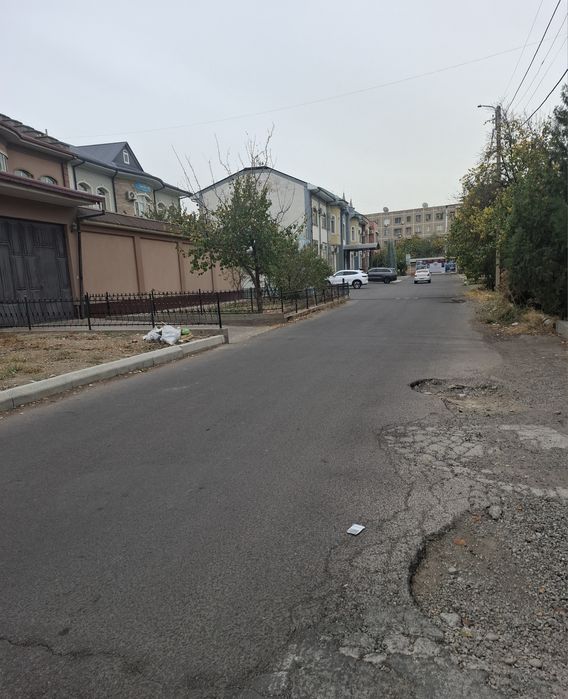 Юнусабад-5. 6сот земля 20×30 2линия под нежилой