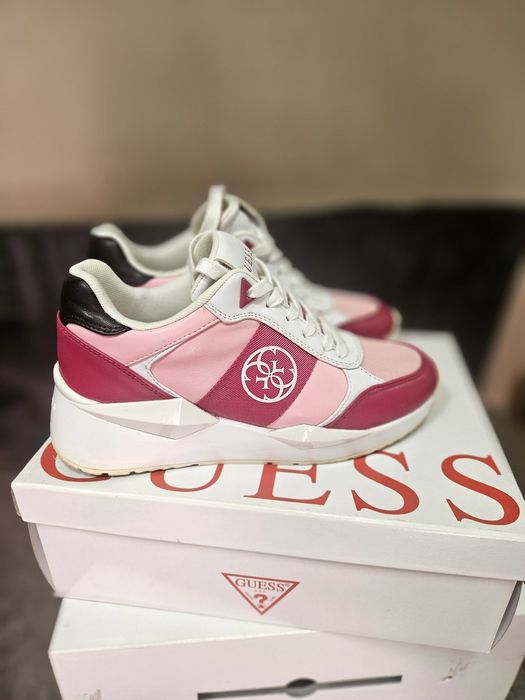 Сникърси Guess дамски
