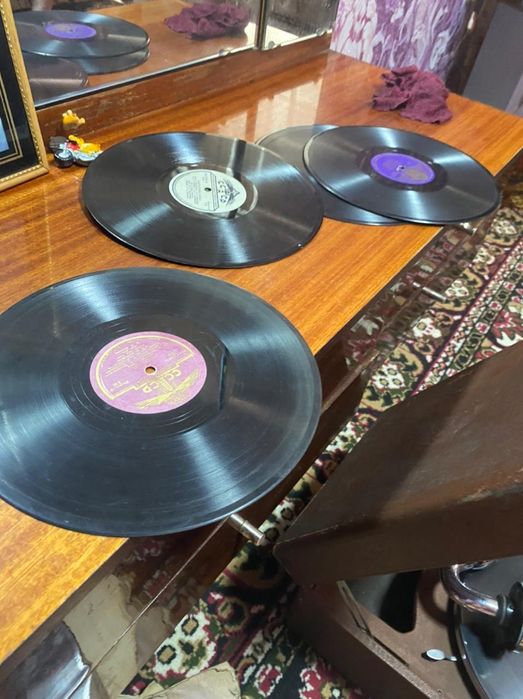 Продам патифон в отличном состоянии