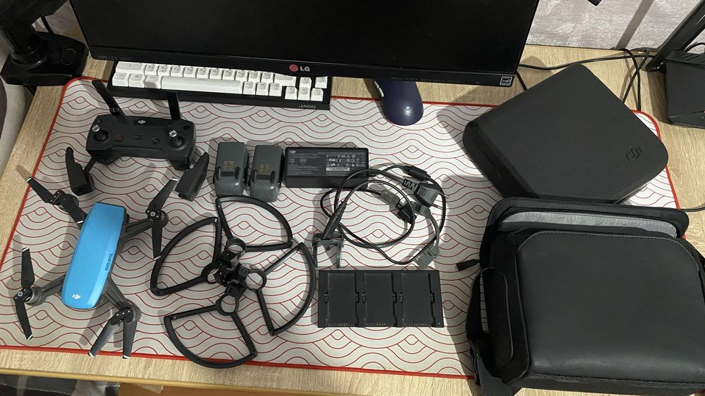 Продам дрон dji spark комбо комплект