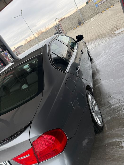 Vând bmw e90 2010 2.0d 184hp automat