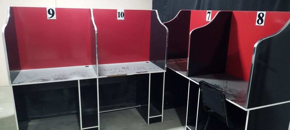 Kompyuterxona Stollari sotiladi !!!