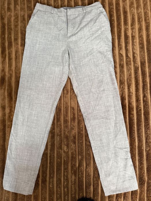 Pantaloni Stradivarius eleganți