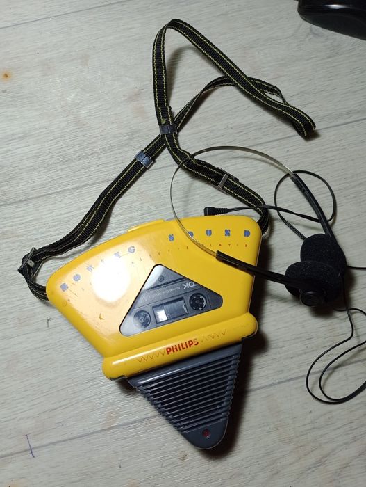 Продам кассетный плеер Philips D6608