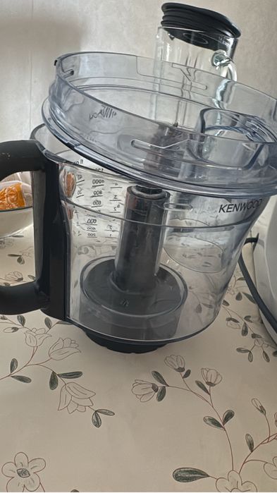 Продам кухонный комбайн