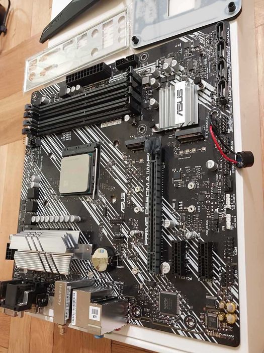 AMD Ryzen 9 3900X + Asus Prime B450M-A Wi-Fi