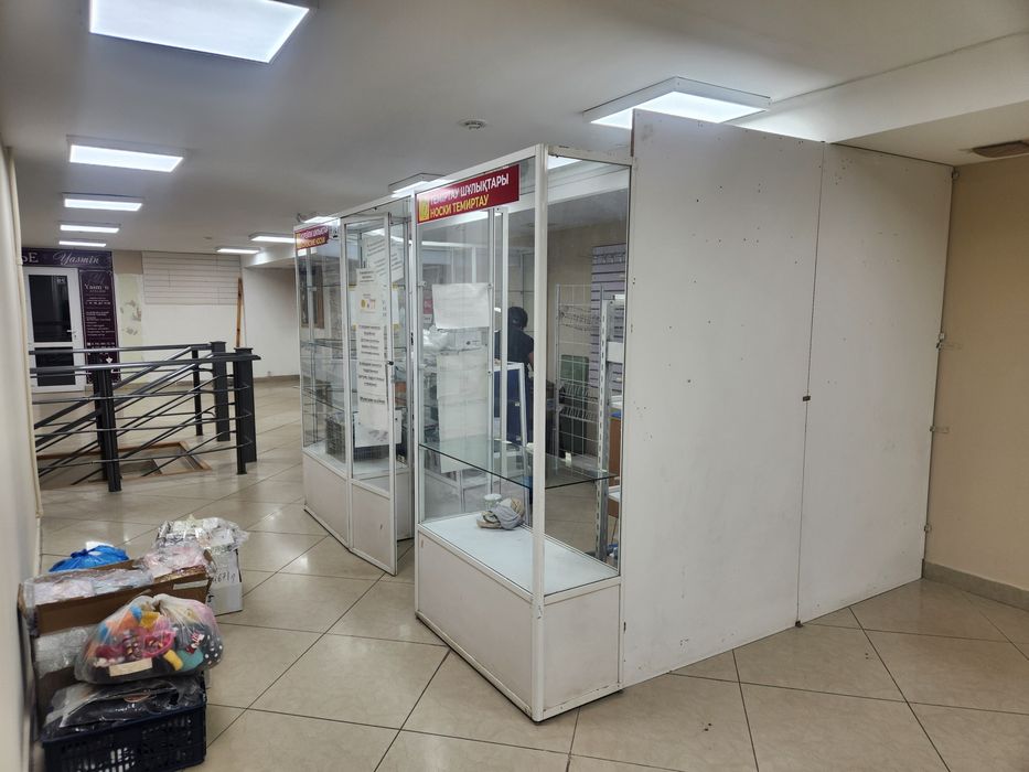 Продам витрину стекло