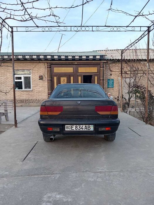 Машина сотилади холати яхши, метан бор, полик чехол,