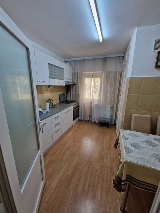 Vând apartament cu 2 camere!