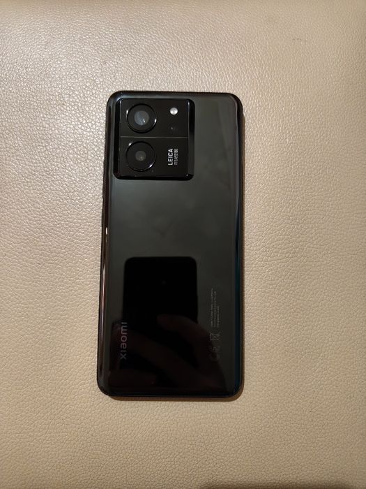 телефон Xiaomi 13T - 144 Гц, в хорошем состоянии + 10 чехлов!!!