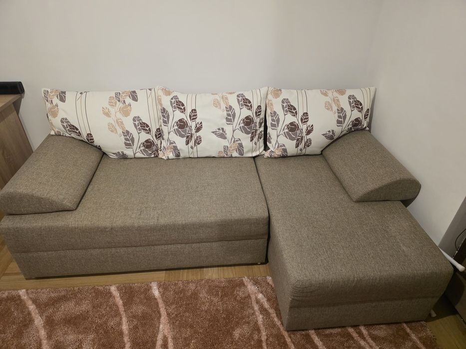 Canapea extensibila cu lada depozitare
