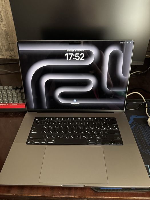 Macbook 16 m1 pro
