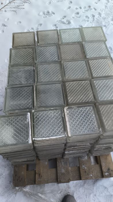 Продам стеклоблоки б/у