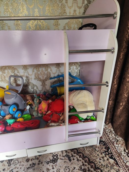 Bolalar divani ikki etajli