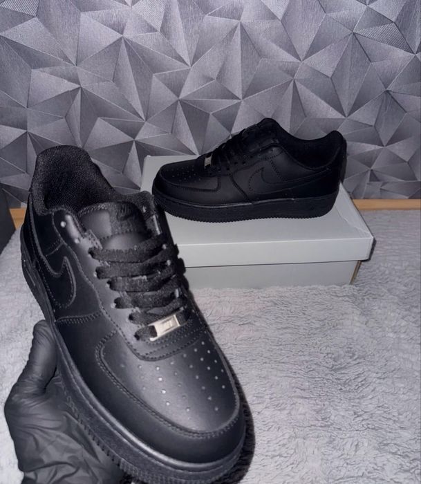 Adidasi Nike Air Force 1