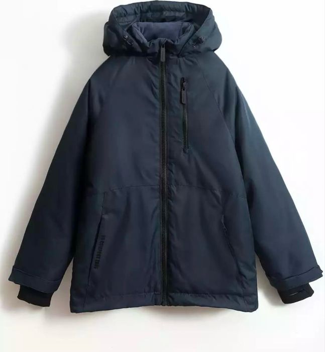 Продам весеннюю куртку для мальчика.