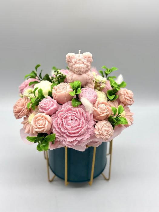 Aranjament floral din 100% ceara de soia