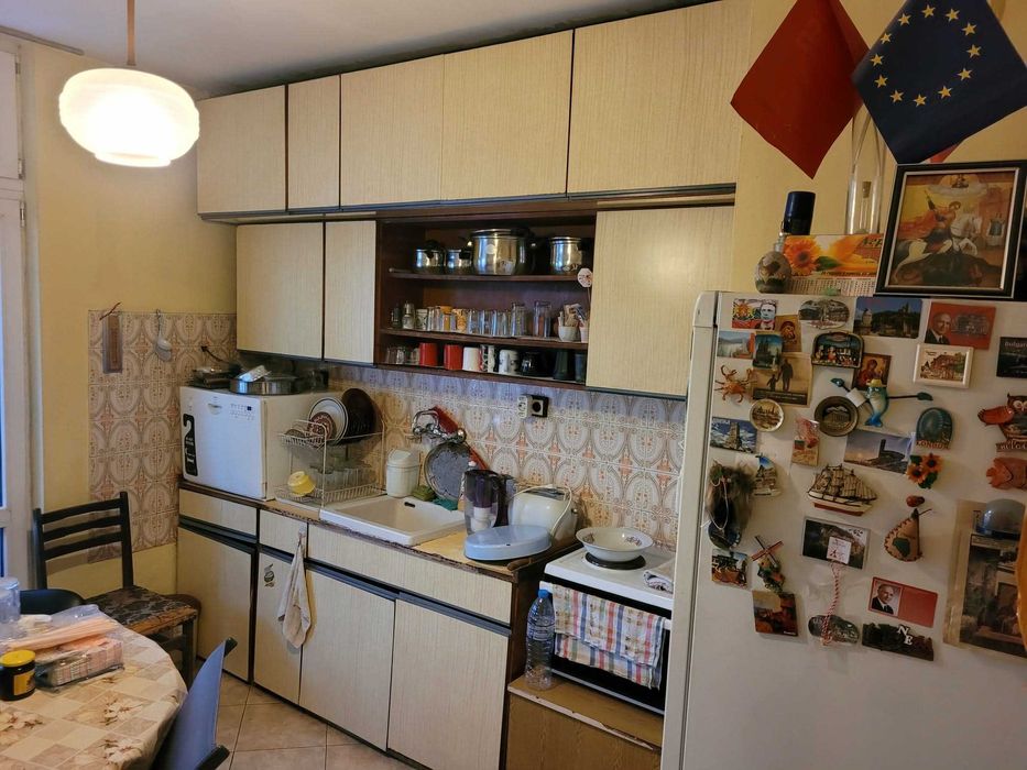 Тристаен апартамент в Кючук Париж