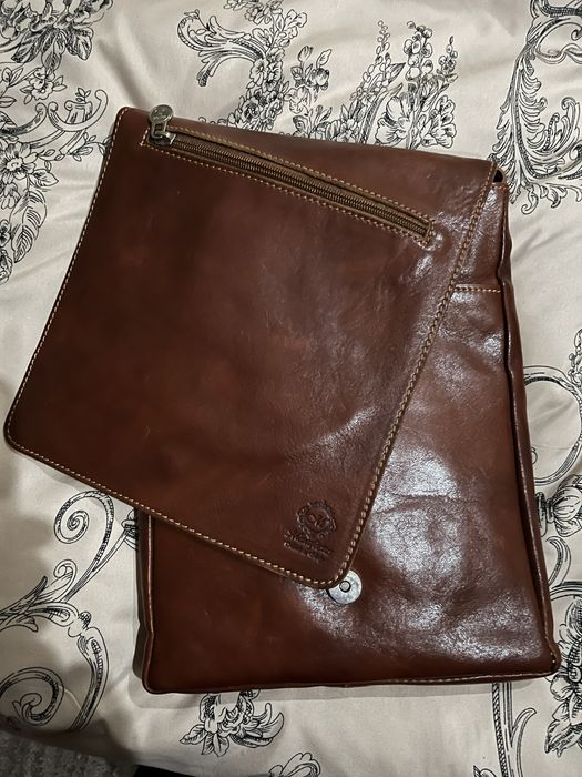 Geanta poseta de umar piele naturala unisex Italy