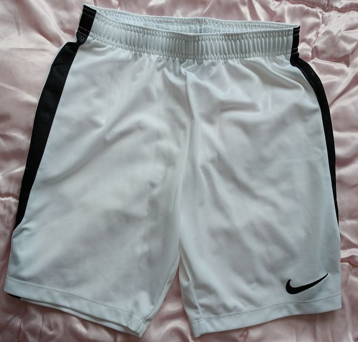 Къси панталони Nike