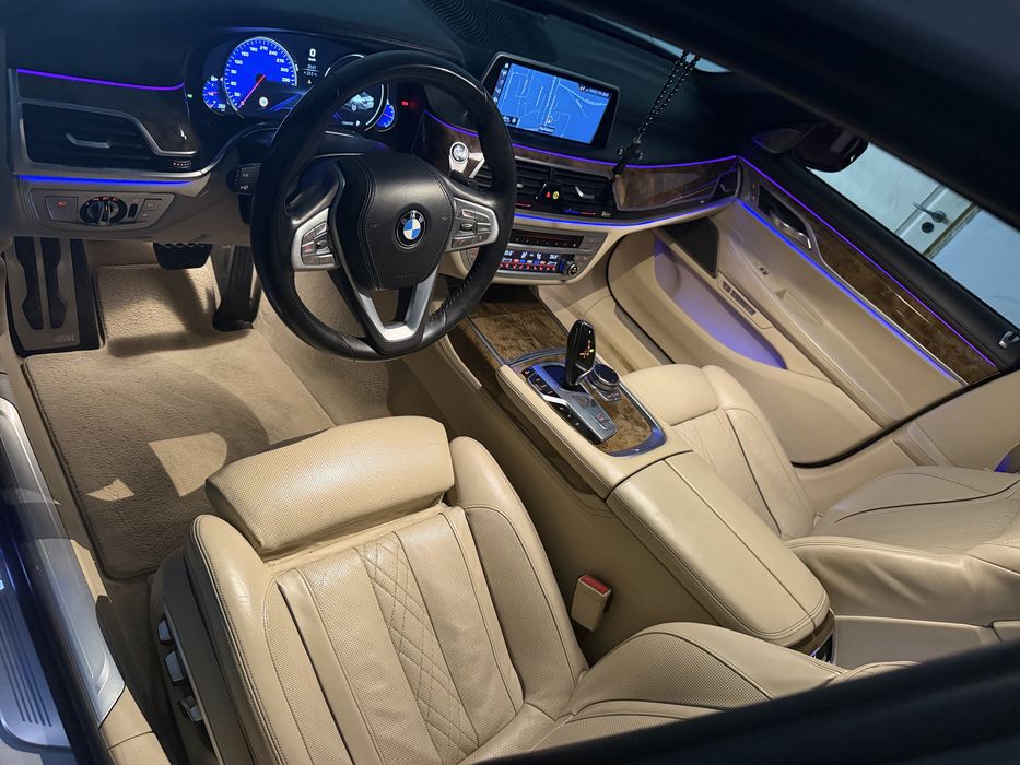 Bmw 750Li  X-Drive M-Pachet Mineral White Metallic