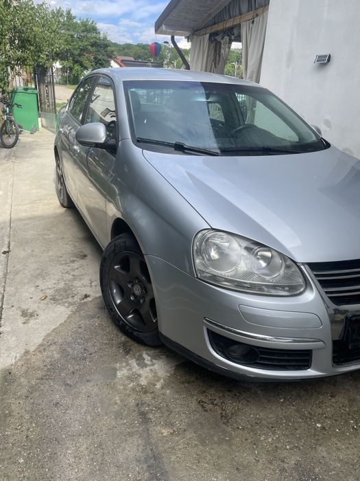 Dezmembrez vw jetta golf 1.9 bxe