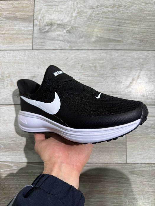 Кроссовки Nike Revolution 8.