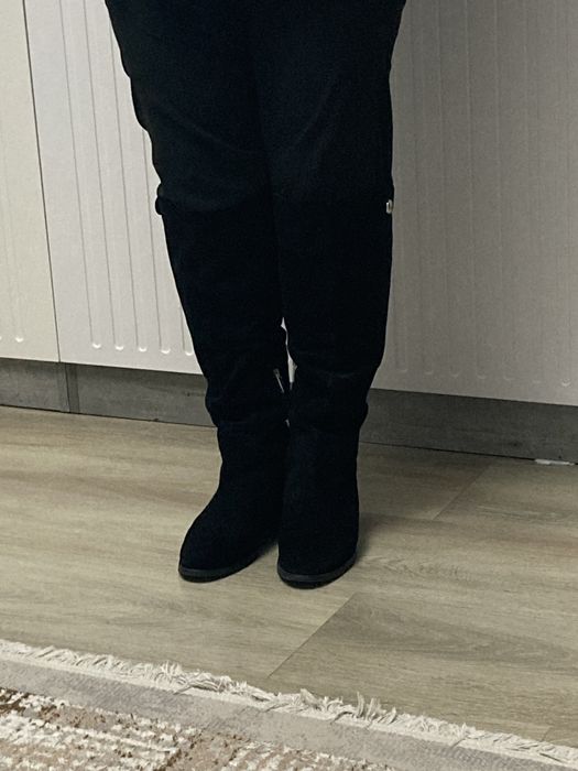 Продам замшевые сапоги