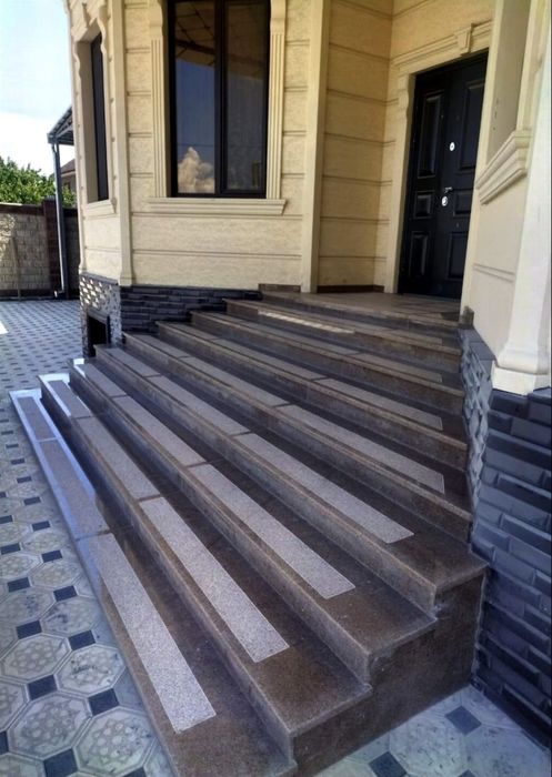 Гранит, мрамор, травертин, балясина