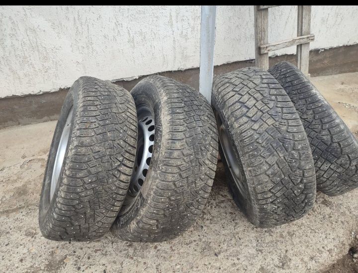 Продам зимние шины в комплекте с дисками