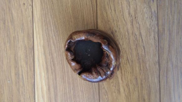 Свещници, свещи, чаши, купички, фигурки и украси