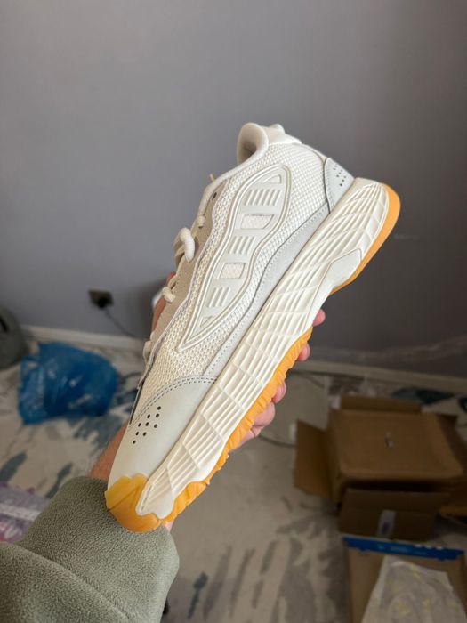 Продам кроссовки Адидас