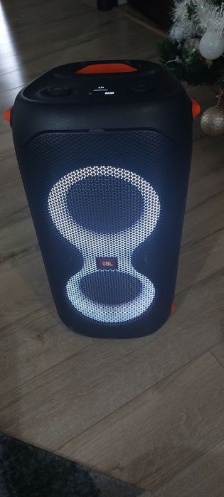 Vând boxa jbl  partybox  110