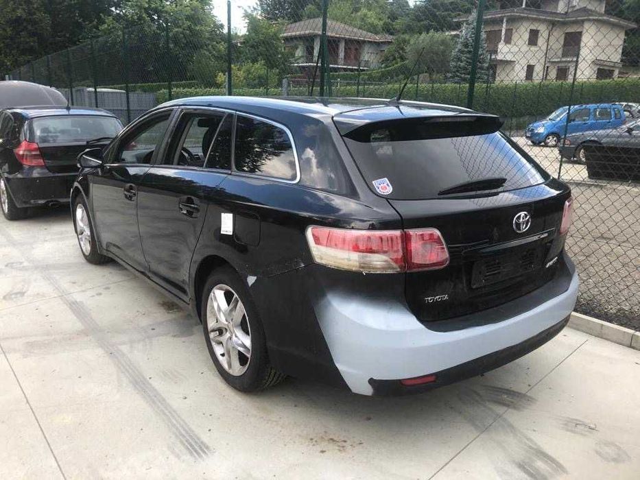 Tойота Авенсис  Вагон  2.2 D-4D  - само за части