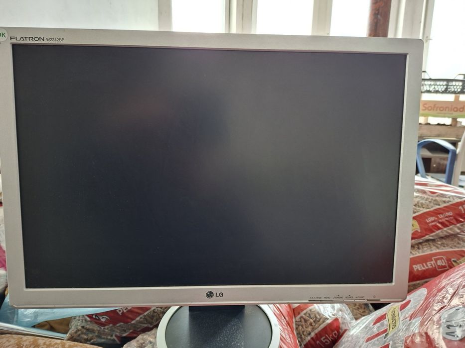 Монитор LG Flatron w2242bp