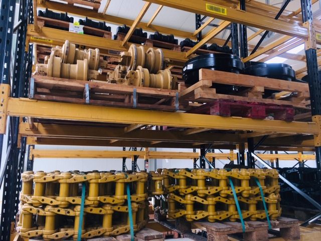 Roti ghidaj , role inferioare, lant cu 46 zale Komatsu D61EX-15