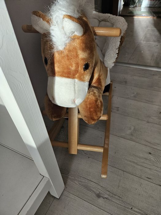 Детско люлеещо се плюшено столче