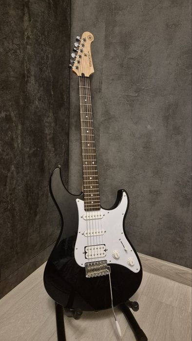 Yamaha Pacifica 112J