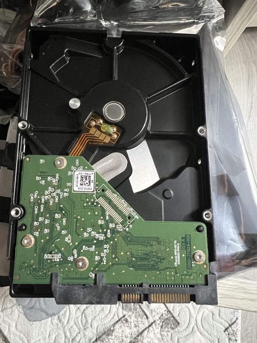 Жесткий людиск 1 ТБ WD HIKVISION