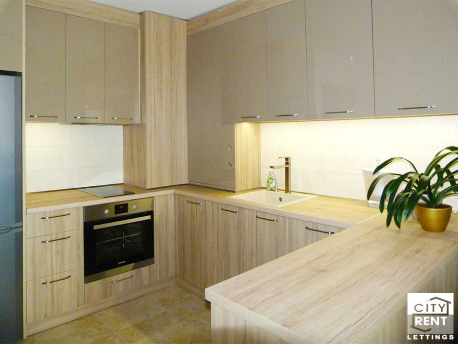 104274 Обзаведен апартамент с две спални в центъра на В. Търново