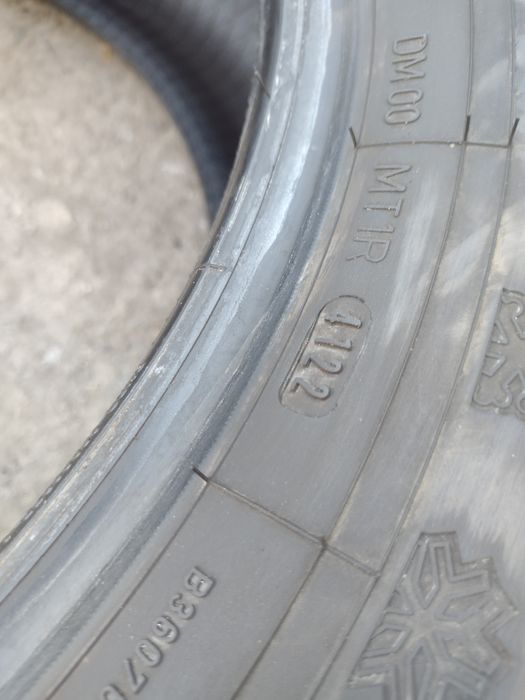 Перфектни 2бр.225/55/17 Dunlop 4D MO dot1122