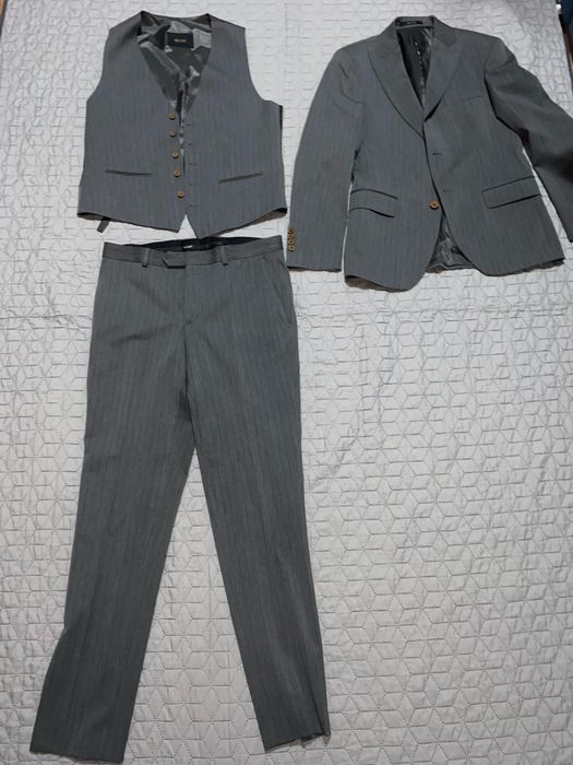 Costum barbati  marimea 48