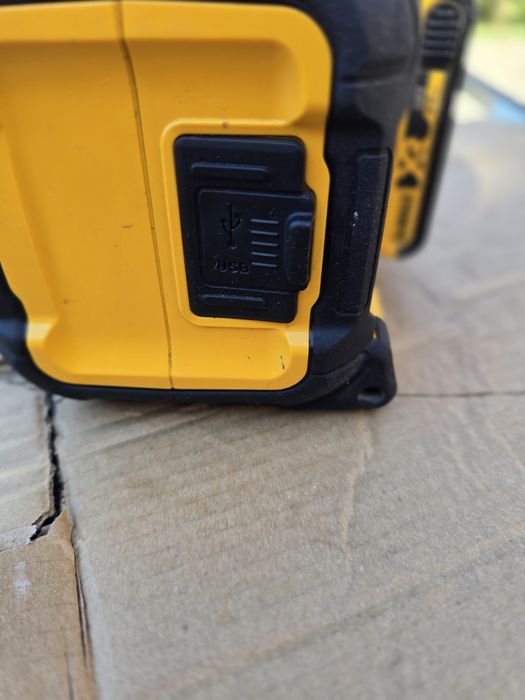 Boxa cu Bluetooth dewalt dcr011